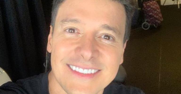 Rodrigo Faro exibe bastidores do ‘Canta Comigo Teen’: ”O clima aqui no estúdio é esse!”