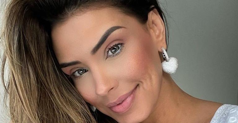 Ivy Moraes empina o bumbum com biquíni fio dental em praia de Noronha: ”Que mulher é essa?”
