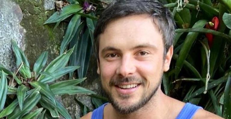Sergio Guizé comemora aniversário de seu cachorro: ”11 anos de muita história”