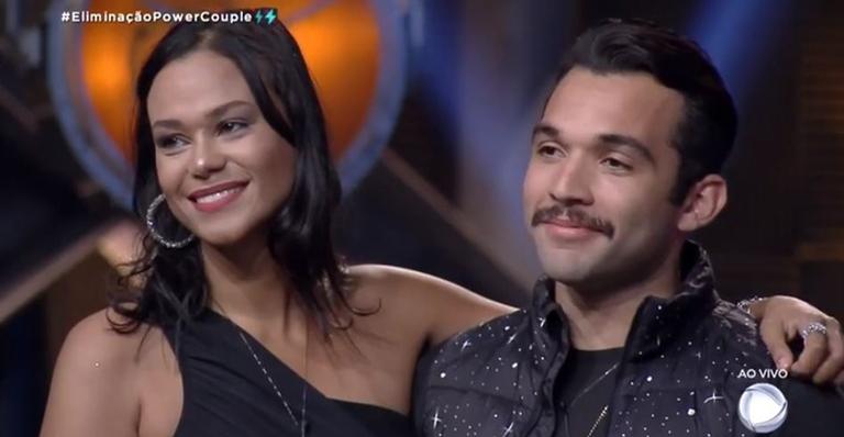 Carol e JonJon são o quarto casal eliminado do Power Couple Brasil 5