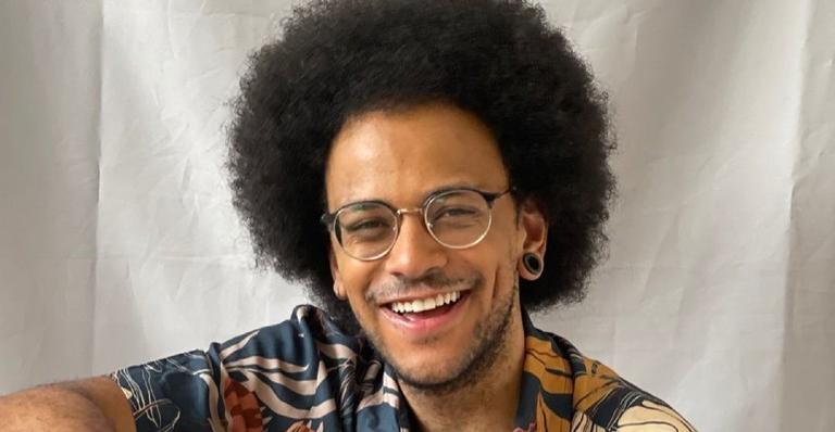 João Luiz, do BBB21, arranca elogios ao mostrar os looks que usou no mês do Orgulho LGBT