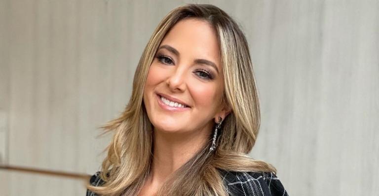 Ticiane Pinheiro adota franja e mostra novo visual na web: ”Amo mudanças”