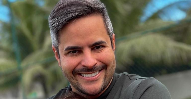 Kaká Diniz encanta os fãs ao postar foto com a filha, Zaya: ”Ela me desmonta só em me olhar”