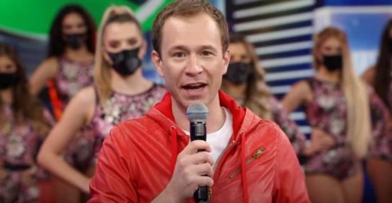 Tiago Leifert fala sobre apresentar o ‘Domingão’: ”Faustão me deu essa missão!”