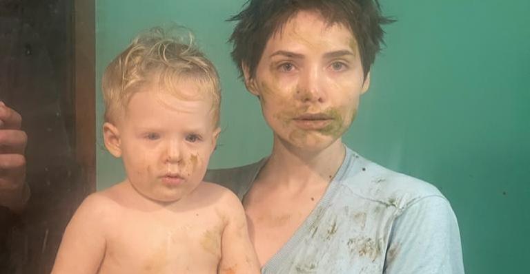 Leticia Colin e Uri surgem lambuzados de tinta e divertem a web