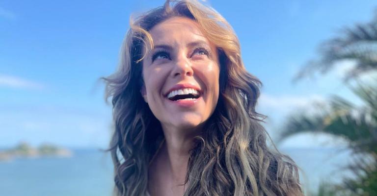 Paolla Oliveira reflete sobre seguir em frente e diz: ”Oportunidades de fazermos a diferença”