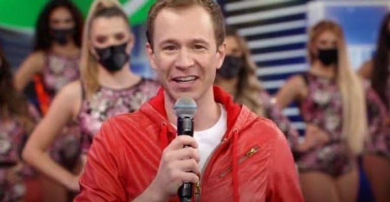 Tiago Leifert agrada a audiência e ‘Domingão’ lidera no Ibope