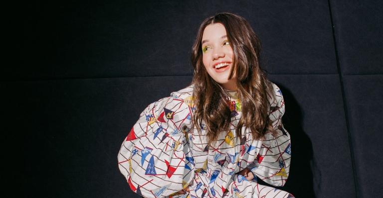 Giulia Benite celebra aniversário com ensaio divertido e colorido: ”13”
