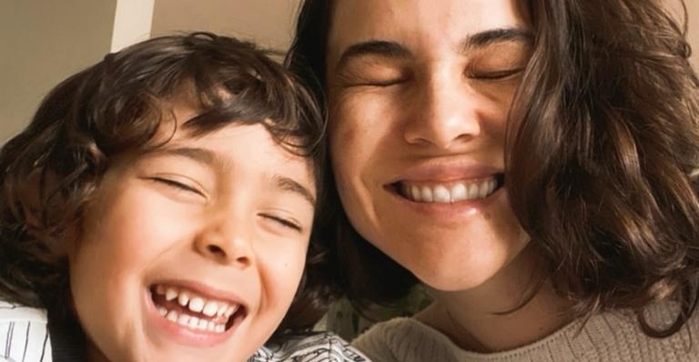 Tainá Müller se derrete ao publicar clique fofo do filho, Martin: ”Curumim urbano”