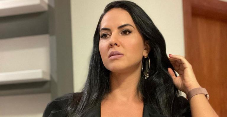 Graciele Lacerda derrete corações ao curtir a companhia de seus cachorros