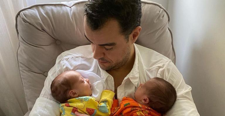 Joaquim Lopes posta clique encantador com uma das gêmeas e se derrete