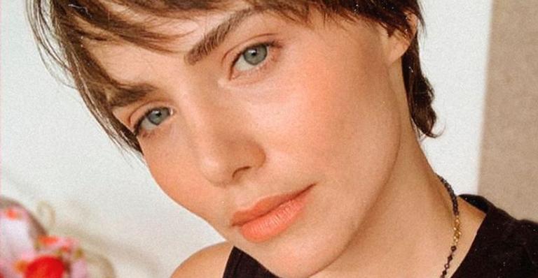 Letícia Colin exibe bastidores de novo filme ao lado do elenco: ”Cinema Brasileiro está de volta”