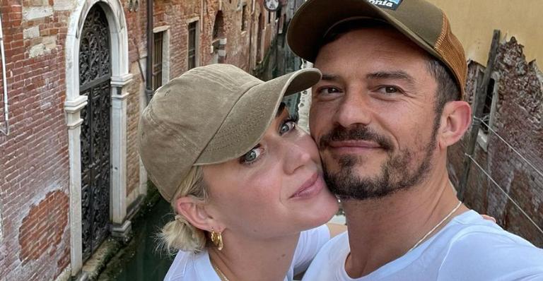 Orlando Bloom e Katy Perry curtem passeio romântico em Veneza e encantam web