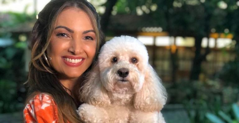 Patrícia Poeta surge agarradinha com seu cachorro, Marley e brinca: ”Sabe posar pra foto, viu?!”