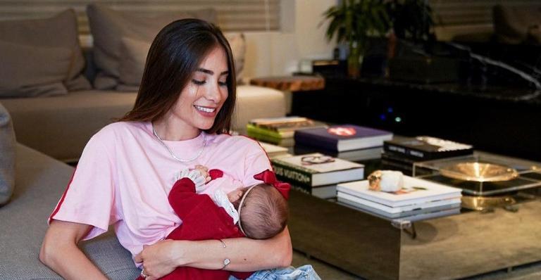 Romana Novais mostra look da filha em sexto mêsversário: ”Primeiro tutu da Raika”