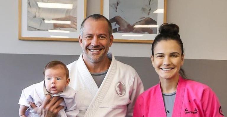Kyra Gracie posta registro fofo de Malvino Salvador com o filho e se derrete: ”Meus meninos”
