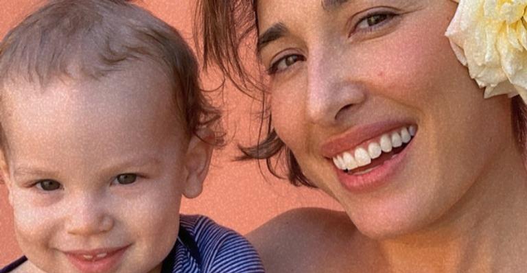 Giselle Itié enche Pedro Luna de beijos em vídeo antigo publicado na web: ”Que gracinha”