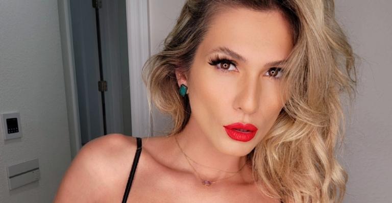 Lívia Andrade se surpreende com calor do Arizona: ”47 graus!”