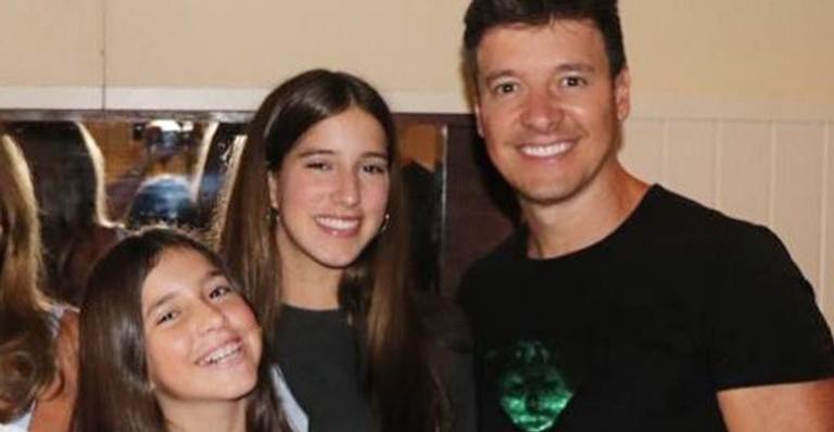 Rodrigo Faro comemora o aniversário das filhas, Clara e Maria: ”Minhas princesas”