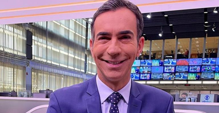 Cesar Tralli recebe a primeira dose da vacina contra a Covid-19: ”Missão Cumprida”