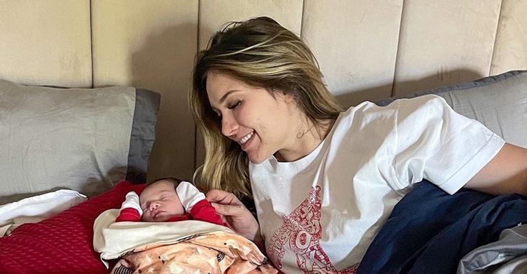 Virginia Fonseca posta clique fofíssimo da filha, Maria Alice, e derrete a web: ”Coisa mais fofa!”