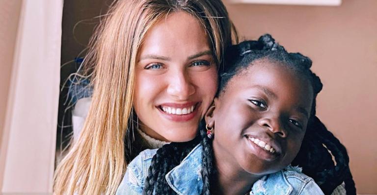 Giovanna Ewbank comemora 8 anos da filha, Titi, com declaração emocionante: ”Dona do meu coração”