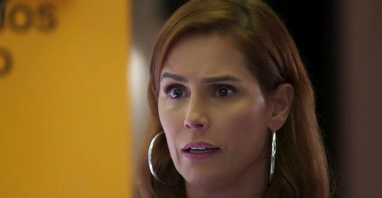 Alexia vira estrela de televisão no final de ‘Salve-se Quem Puder’