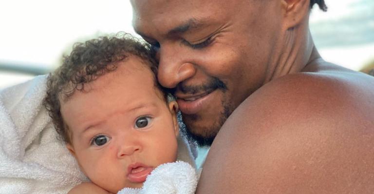 David Junior exibe momento carinho ao lado da filha, Amora: ”Tudo o que a gente precisa”