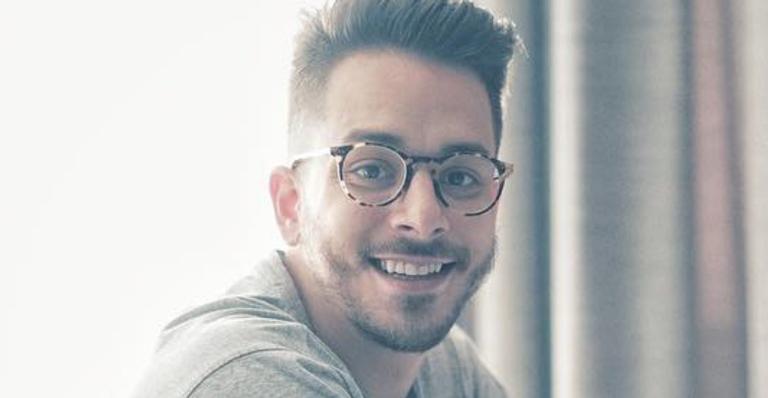 Junior Lima posta foto em família e faz declaração: ”Puro amor”
