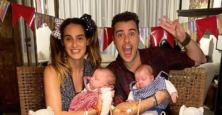 Marcella Fogaça se derrete no mesversário das gêmeas: ”A existência de vocês recria a nossa”