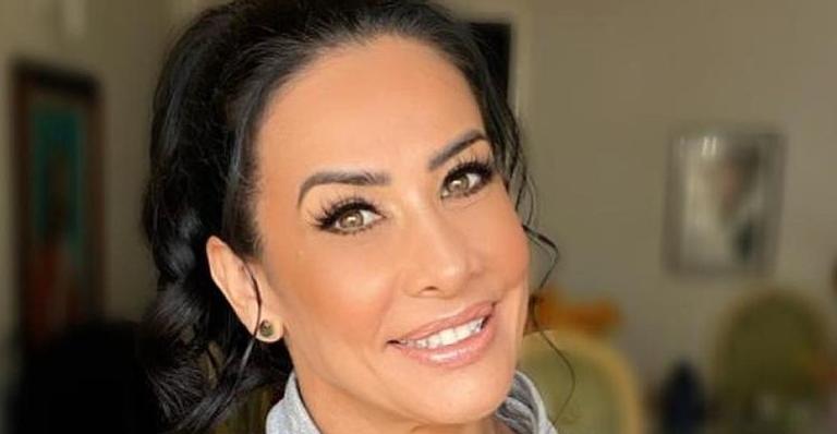 De biquíni, Scheila Carvalho esbanja corpaço escultural em passeio de barco: ”Que corpo é esse?”