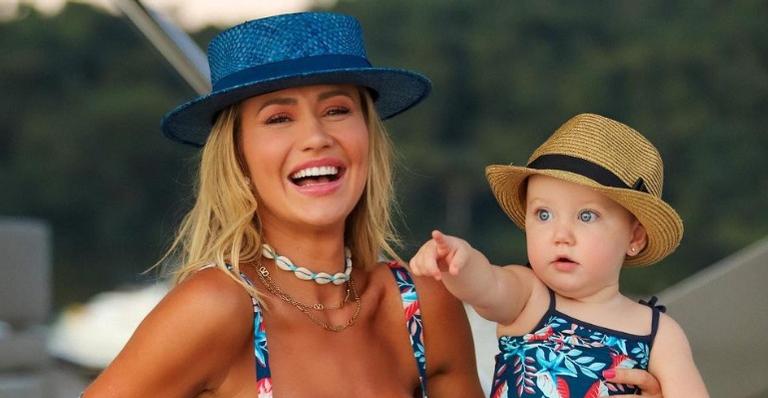 Na Bahia, Ana Paula Siebert combina look com Vicky e se derrete: ”Meu coração não aguenta”