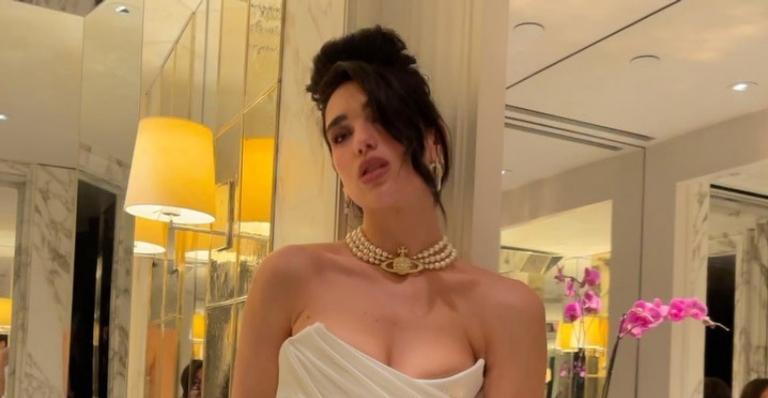 Dua Lipa se declara para namorado com cliques românticos e raros: ”Faz meu mundo ser muito melhor”