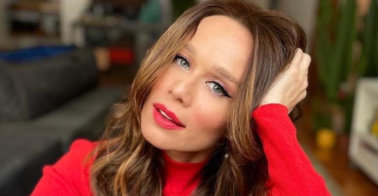 Mariana Ximenes fala dos benefícios da yoga em sua vida: ”Parte da minha vida desde os 13 anos”
