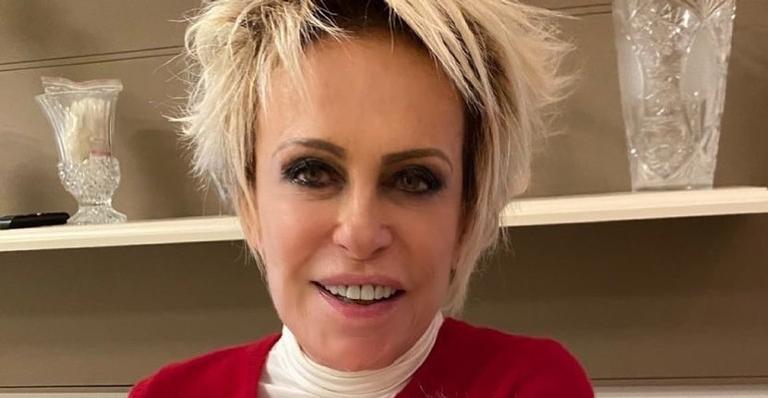 Ana Maria Braga arranca gargalhadas ao mostrar sua combinação inusitada de meias