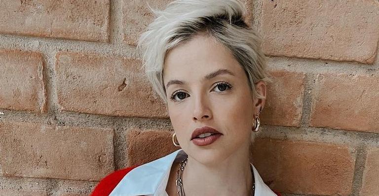 Agatha Moreira posta fotos com Romulo Estrela e Camila Queiroz: ”Os melhores parceiros”
