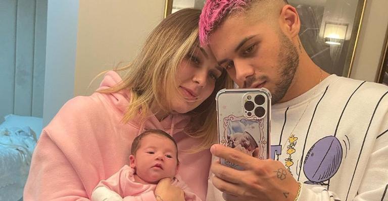 Virginia Fonseca invade perfil de Zé Felipe e se derrete: ”Melhor marido e pai do mundo!”