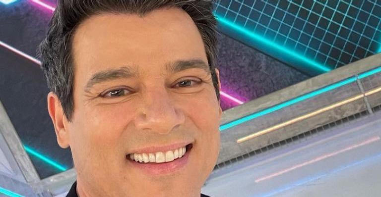 Filha de Celso Portiolli surge em foto rara com o apresentador e impressiona: ”Ela é a tua cara”