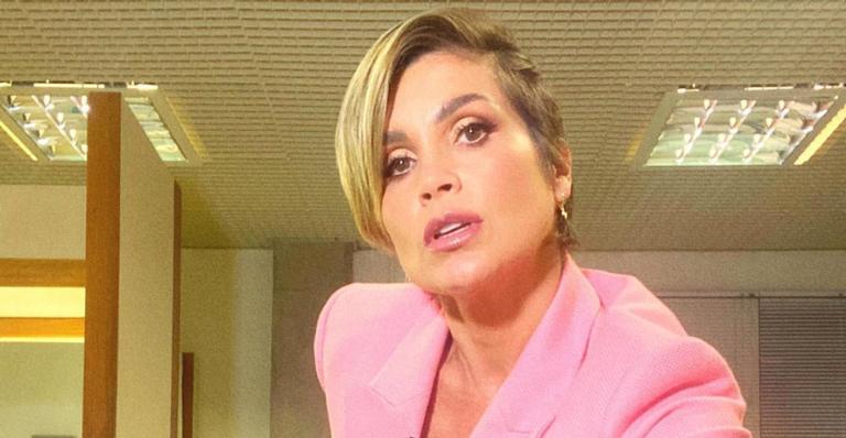 Flávia Alessandra é imunizada contra a Covid-19 e comemora: ”Uma emoção indescritível”