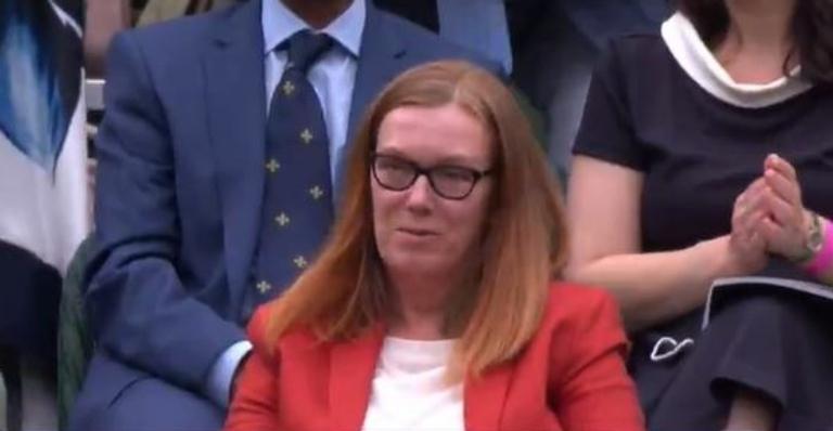 Cientista que desenvolveu vacina de Oxford é ovacionada em Wimbledon