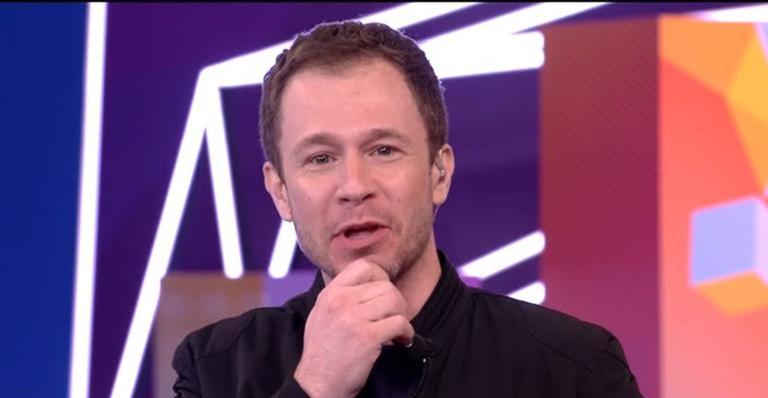 Tiago Leifert aparece dançando na Globo e chama atenção: ”Pior do que imaginei”