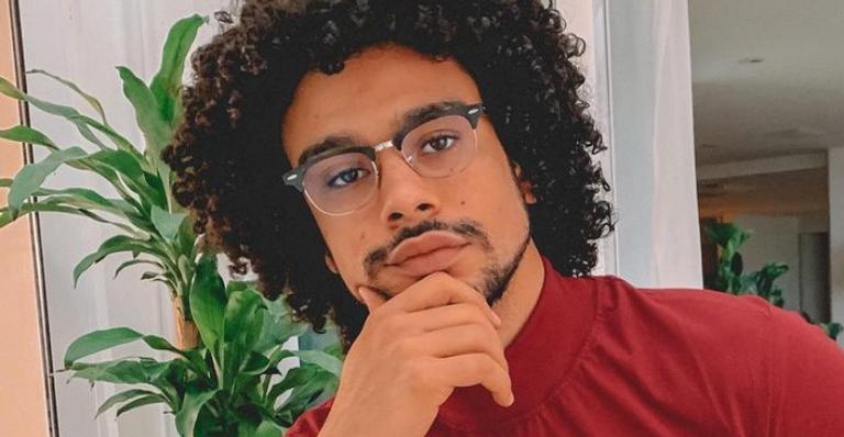 Sérgio Malheiros deixa fãs ansiosos com clique nos bastidores de ‘Impuros’