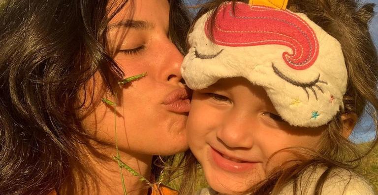 Yanna Lavigne diverte os seguidores com vídeo da filha, Madalena
