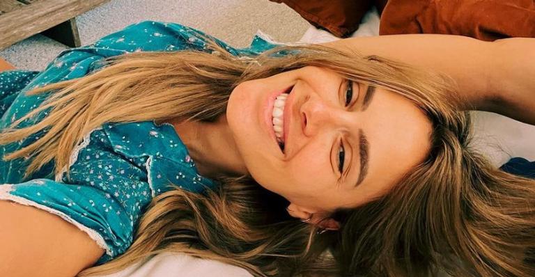 Carolina Dieckmann celebra 17 anos da estreia de ‘Senhora do Destino’: ”Cenas inesquecíveis”