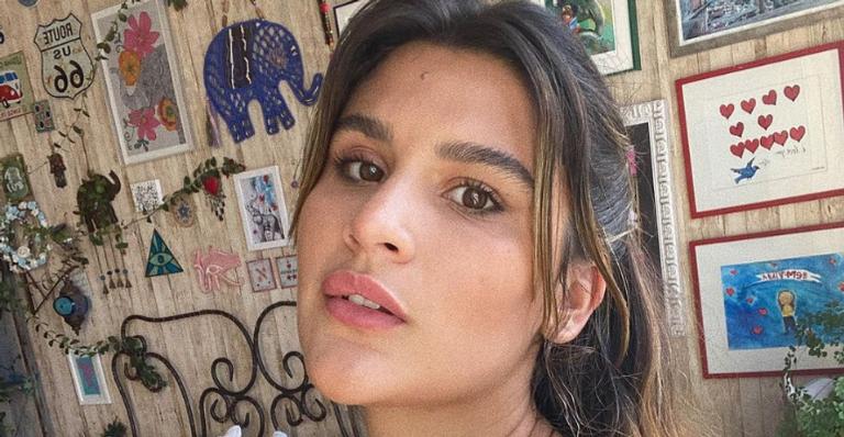 Giulia Costa encanta a web ao experimentar diversos looks: ”Qual seu favorito?”
