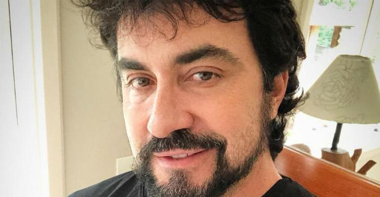 Padre Fábio de Melo lamenta a perda da mãe por Covid-19