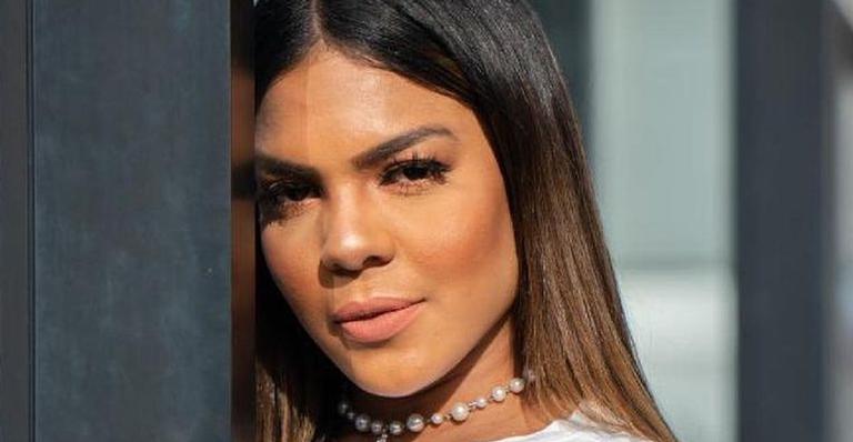 Em vídeo, Tays Reis se exibe com biquíni fininho e para tudo com corpaço escultural: ”Que mulher”