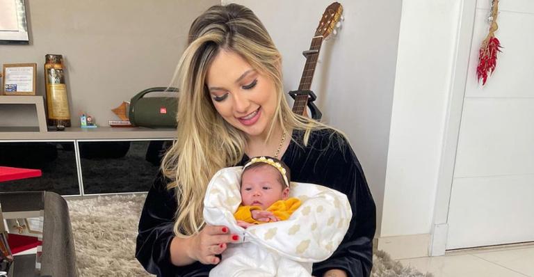 Virginia Fonseca comemora primeiro mês da filha, Maria Alice: ”Maior amor do mundo!”