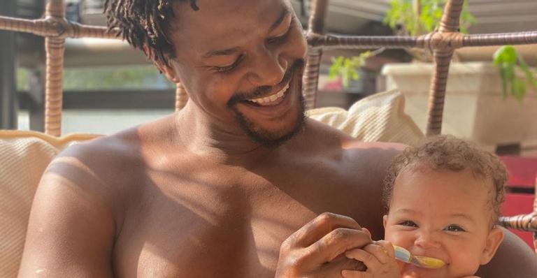 David Junior fala sobre introdução alimentar da filha, Amora: ”Não é nada fácil”