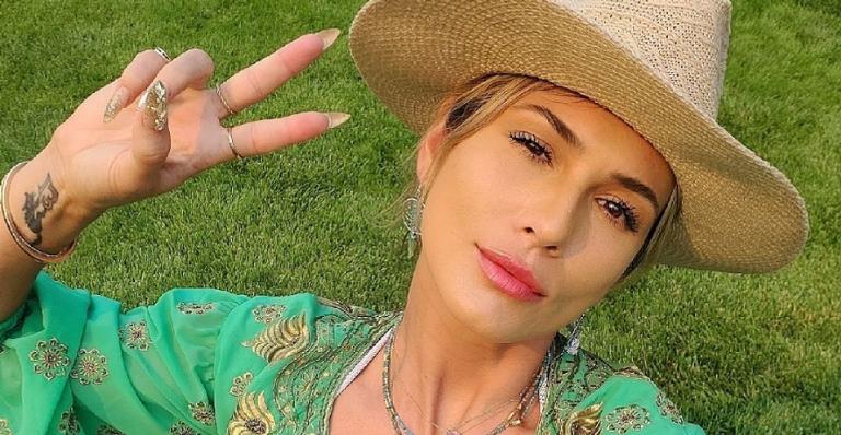 Lívia Andrade aposta em look caríssimo e coleciona elogios na web: ”Maravilhosa!”